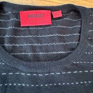 Men’s Hugo crew neck sweater size medium